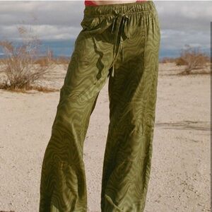 Women’s Urban Outfitters Pants